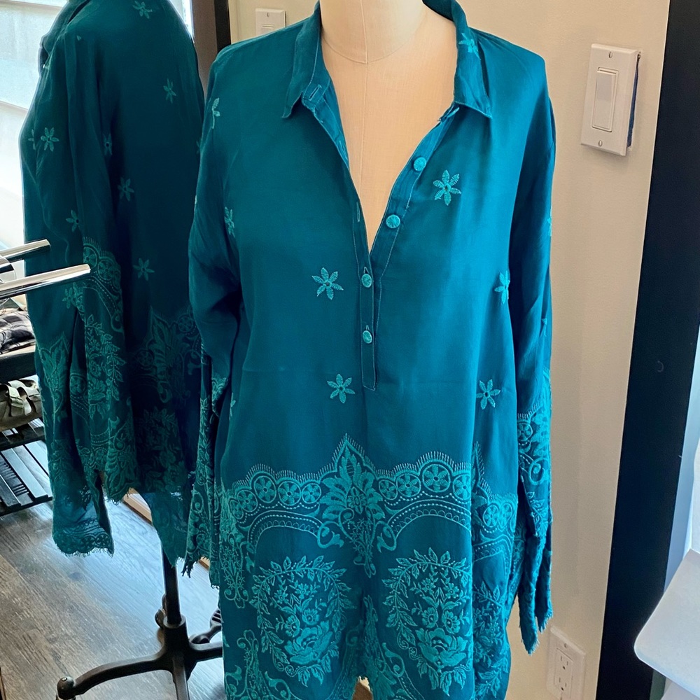 EUC Johnny Was Teal Embroidered Tunic Sz S